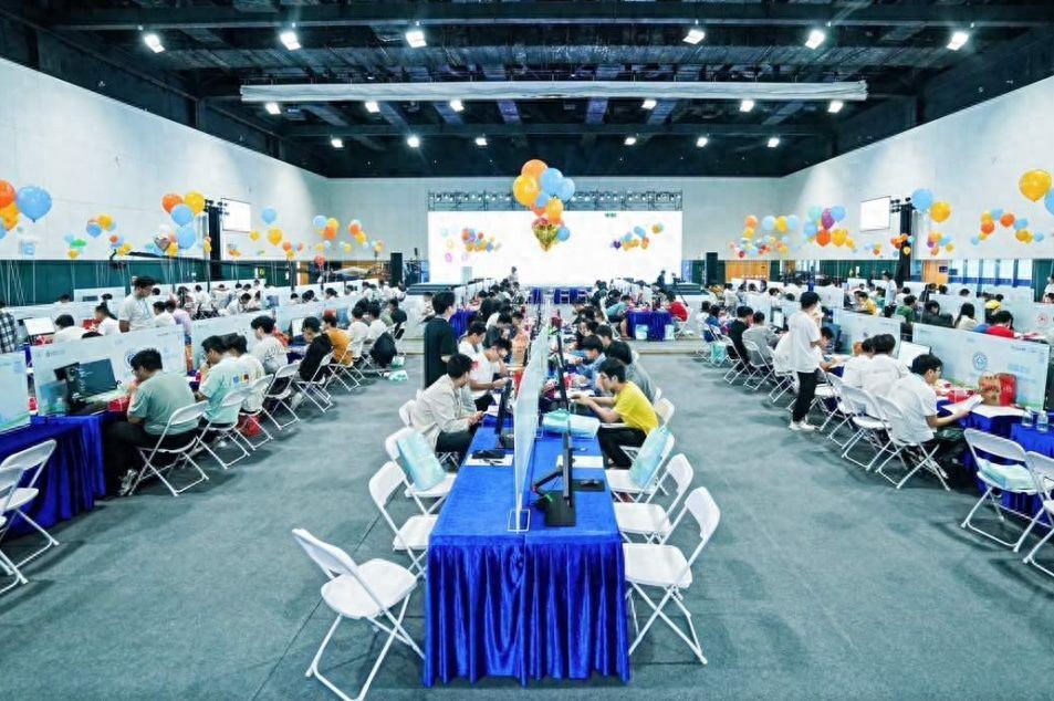 第十届中国大学生程序设计竞赛总决赛在港科大（广州）圆满举行