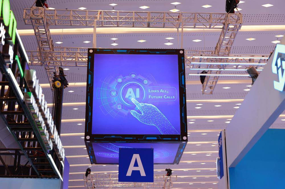 AI赋能中国上市公司出海 境外收入逼近10万亿