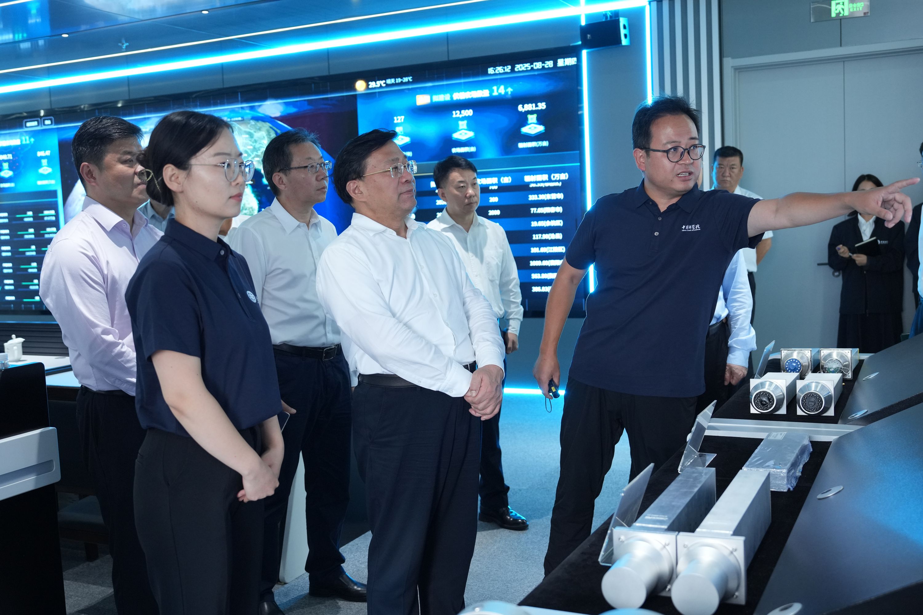 韩俊在河北调研时强调 全力以赴夺取秋粮丰收 大力推动智慧农业发展